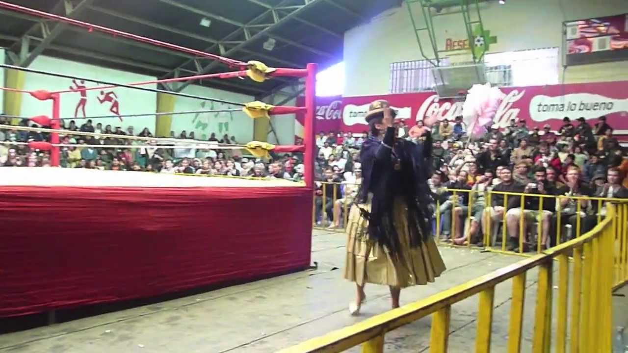 The Hilarious Cholitas Wrestling in La Paz, Bolivia
