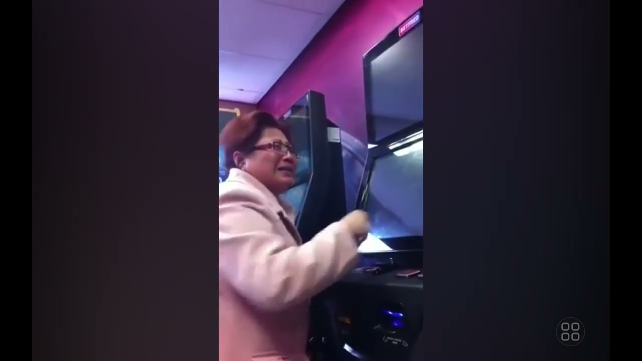 Chinese woman has meltdown after losing &pound;9000 in bookies roulette fobt machine 