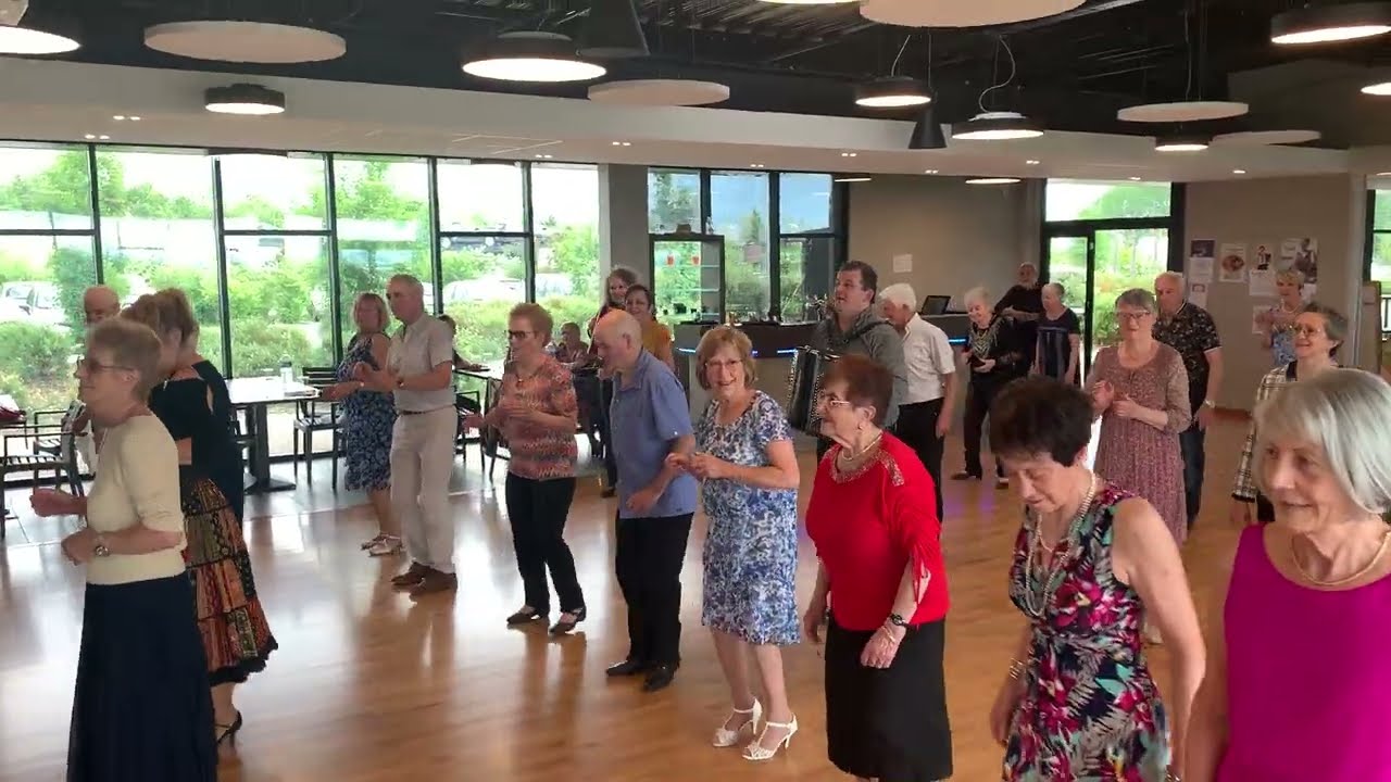Brise Pied dansé à La Croix de Mille Dancing 81