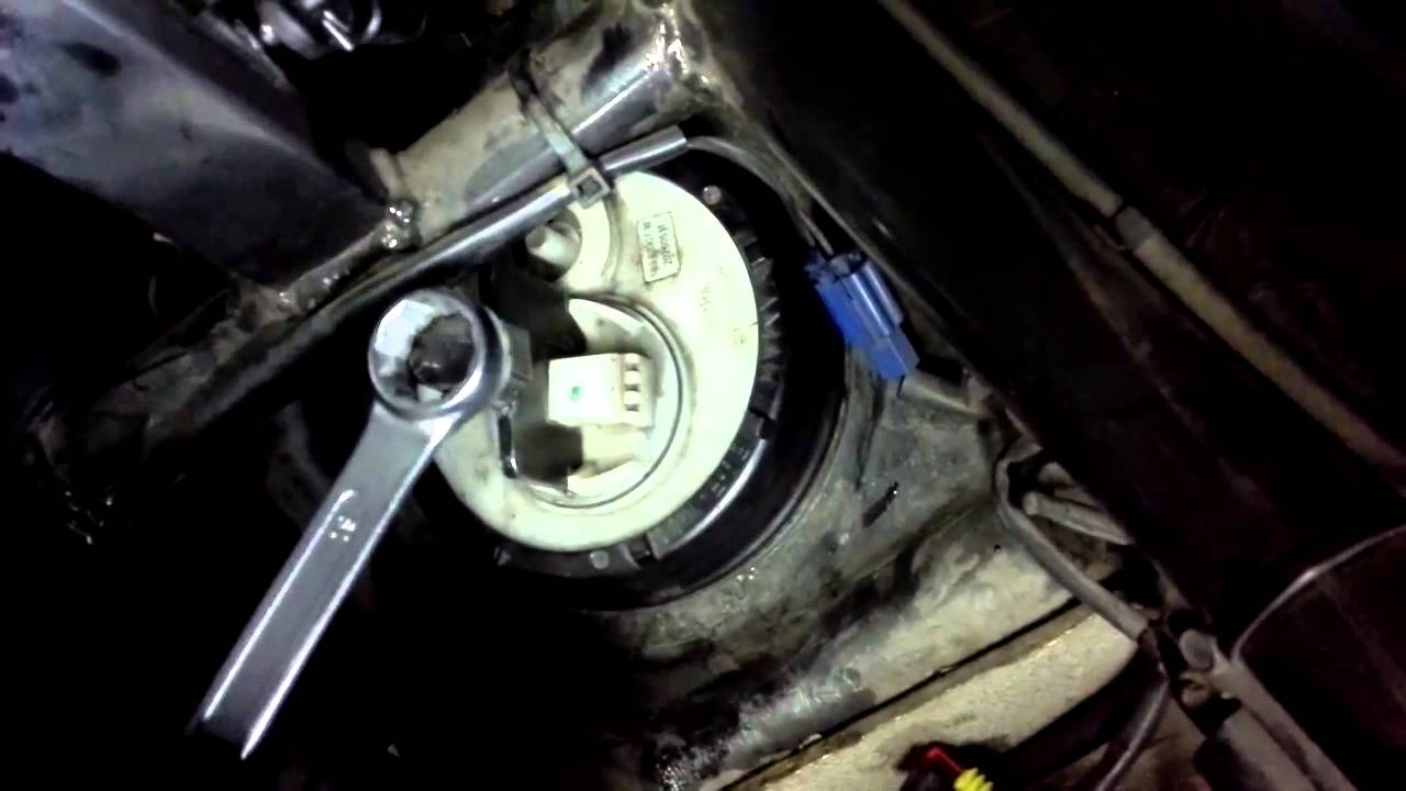 Démontage Rapide d'une Pompe à Essence sur Xmax phase 1