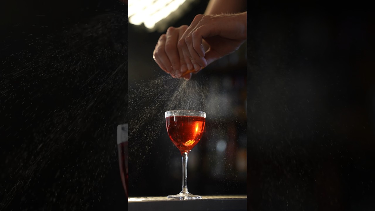 Don&rsquo;t test my zest 🍊✨ #bartender #drinkphotography #cocktail
