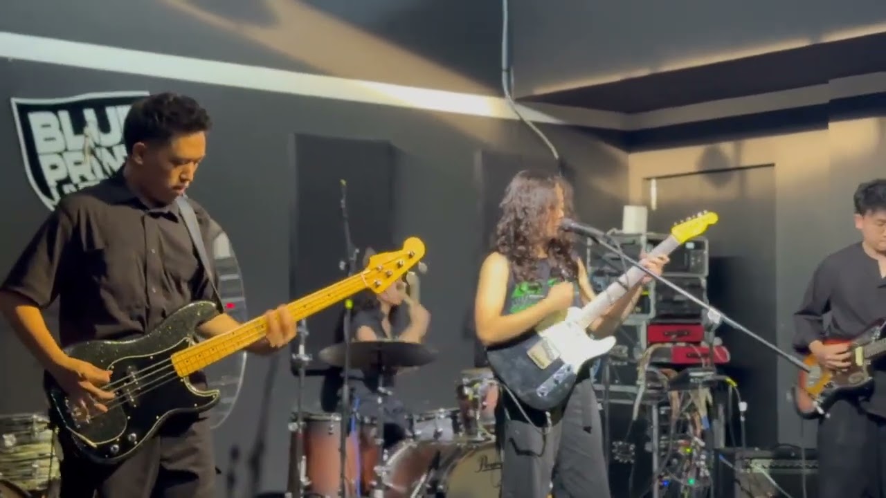 Motifs sound checks with Leonard Soosay Whirr-Ease in Bangkok, Thailand@Blueprint Livehouse 21/10/23
