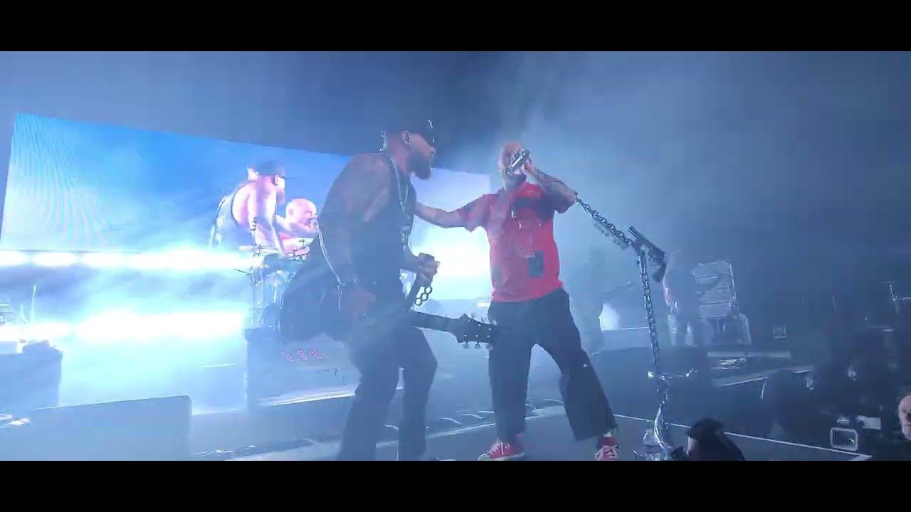Brantley Gilbert and Ivan Moody Blue on Black Live