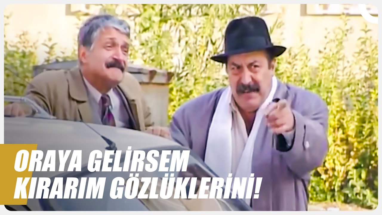 Sabri Bey ve Katil Yavuz, Boya Parası Yüzünden Tartıştı | Bizimkiler Özel Sahneler