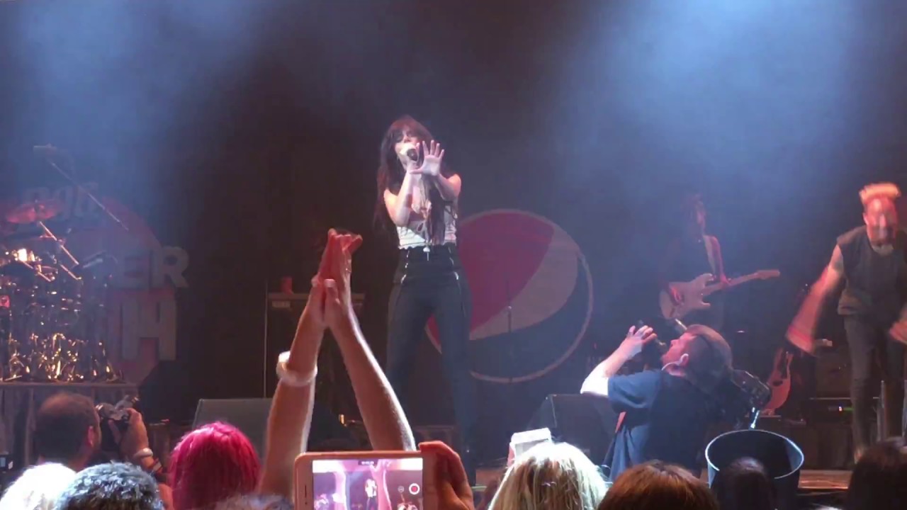 Camila Cabello- Crying in the Club (B96 Summer Bash '17)