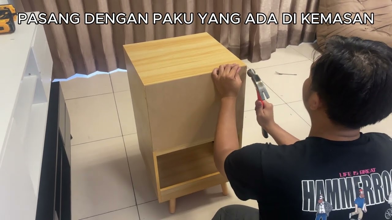 LEMARI NAKAS DENGAN KAKI
