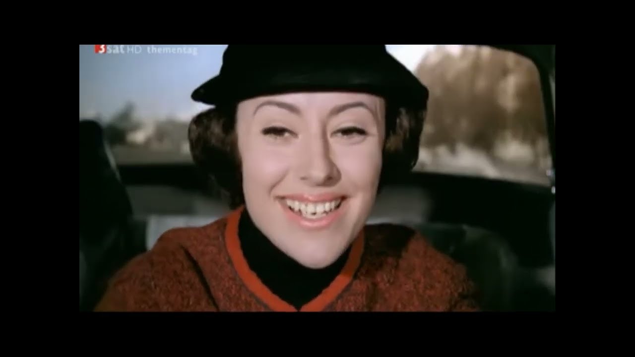 Caterina Valente und ihr Hund, der Pudel Herr Schmidt