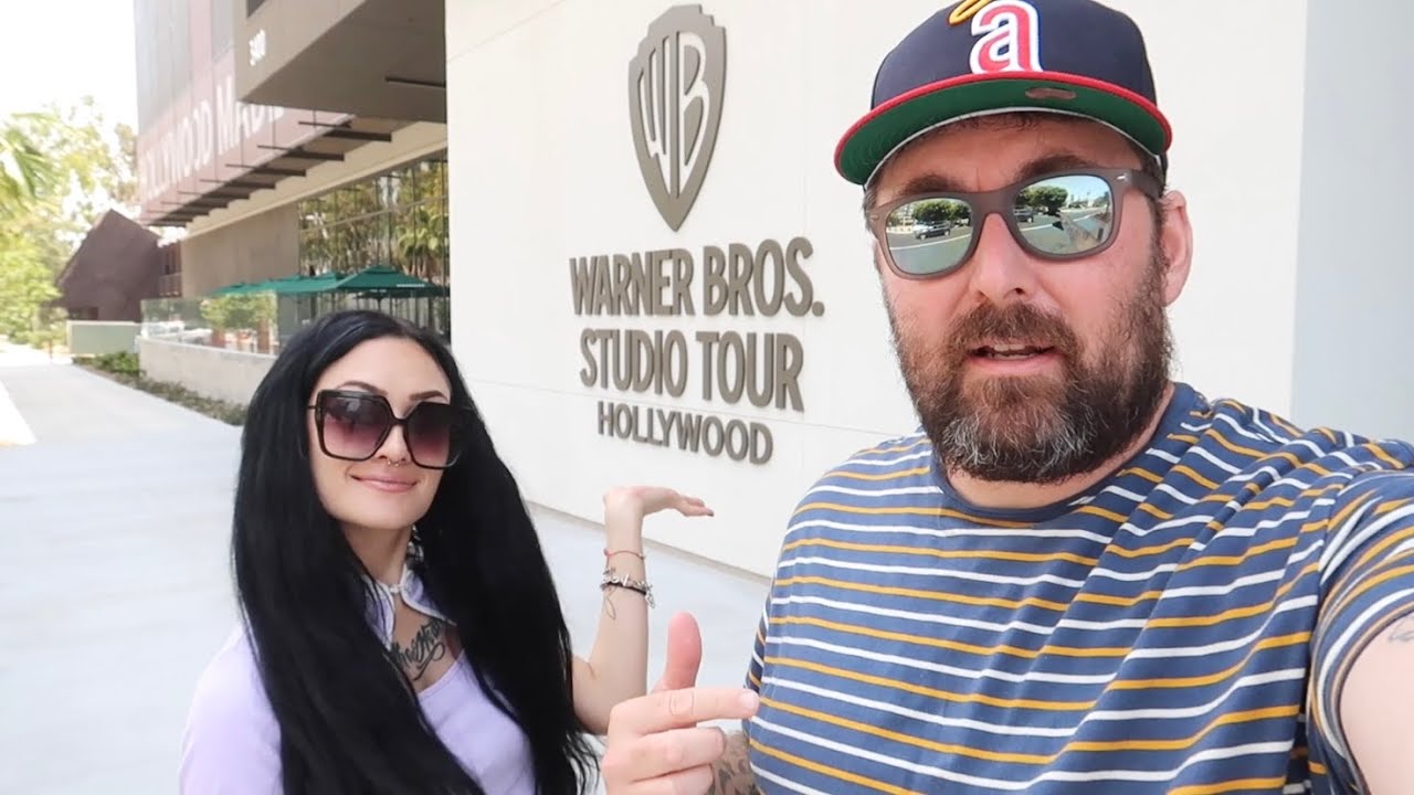 Экскурсия по павильонам студии Warner Bros. Посещение голливудских павильонов и съёмочных площадо...
