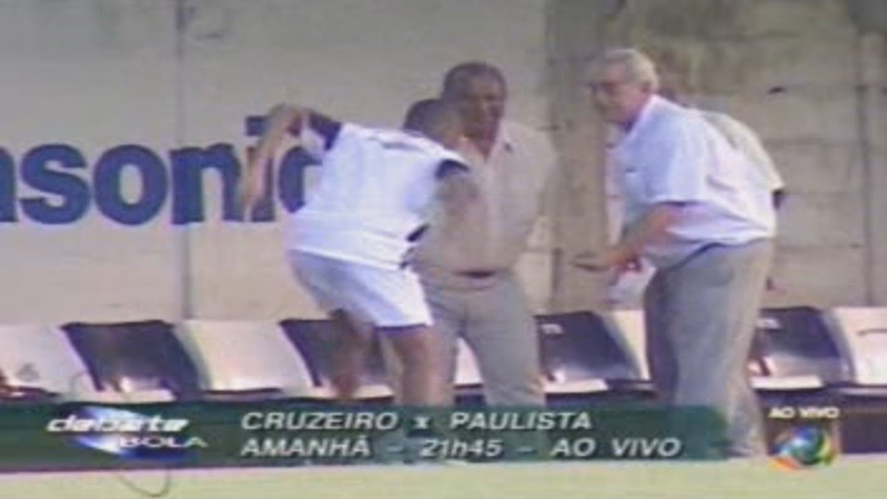 Atrevido! Robinho pedala para cima de Zito