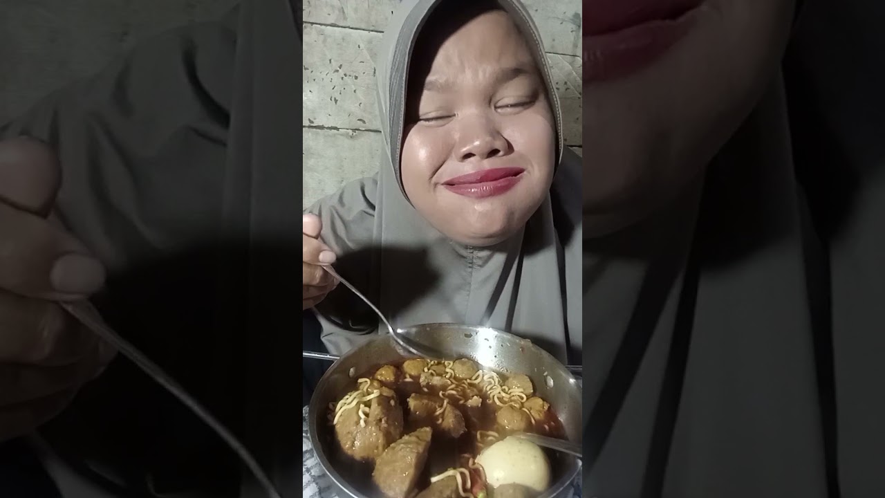 Mukbang bakso pedas nampol 🥵