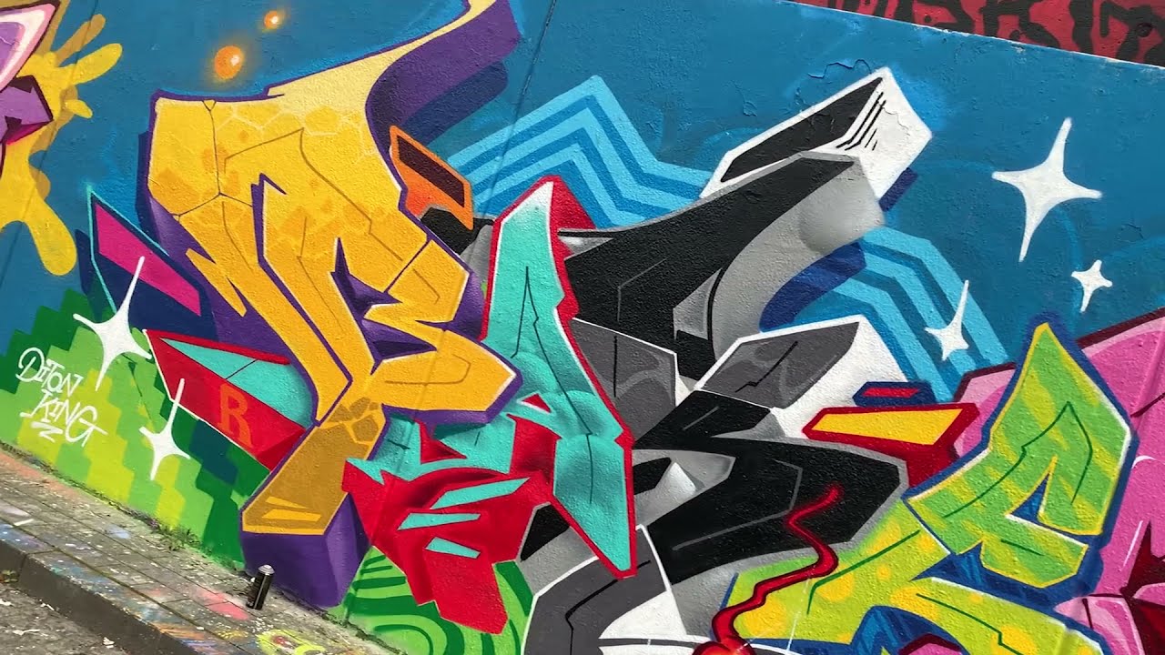 Whole graffiti process with brand new cans.