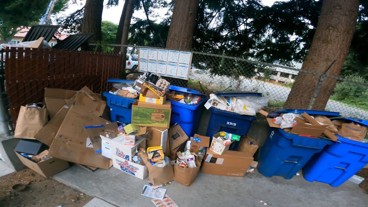 5 Totes 1 Enclosure and Lots Of Recycle Extras strike pt 6