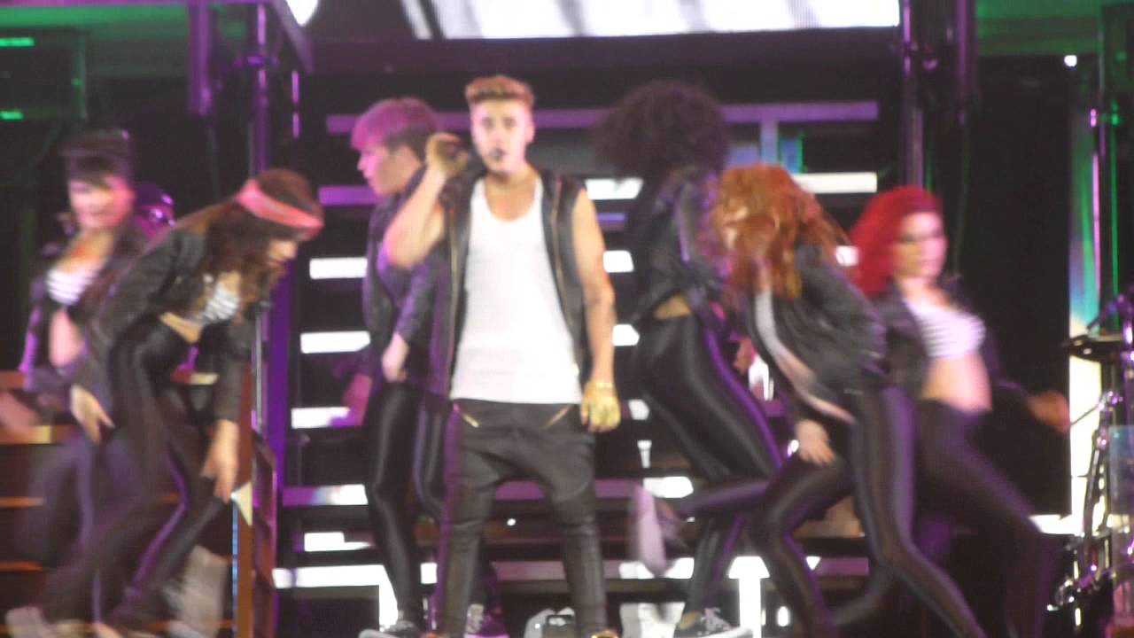 Justin Bieber - Out of town girl (live) Arnhem Gelredome Netherlands 13.04.2013 concert