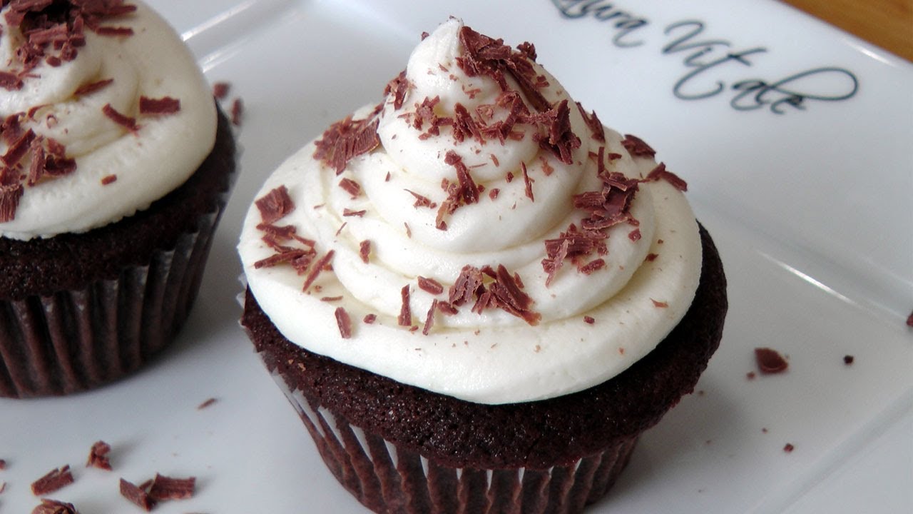 How to Make Chocolate Cupcakes - Laura Vitale - Laura in the Kitchen Episode 222