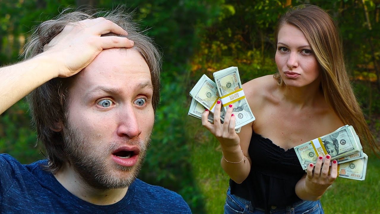 моя девушка использует меня ради просмотров и денег...