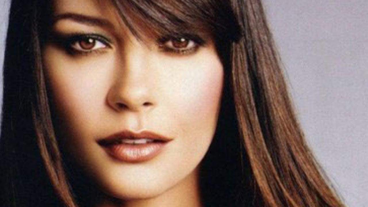 14 Sexy Photos of Catherine Zeta-Jones