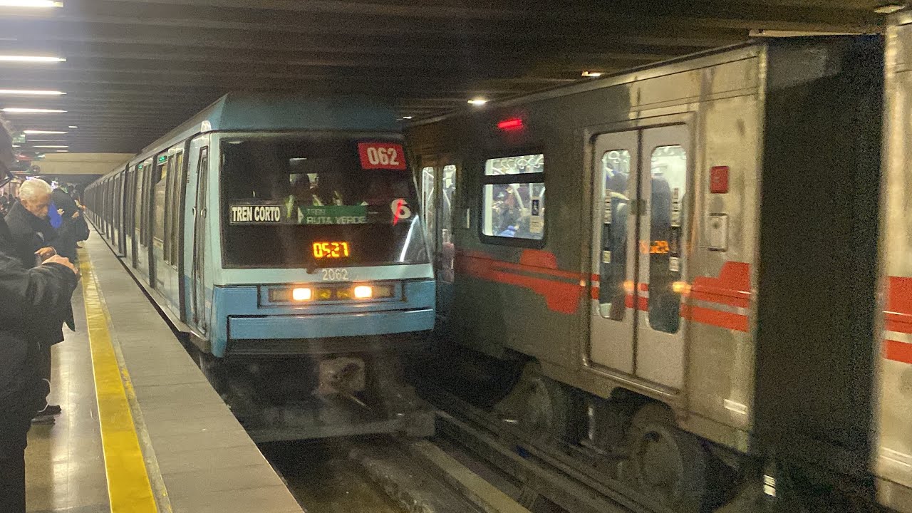 NS-16 y NS-93 en Plaza de Armas. Línea 5