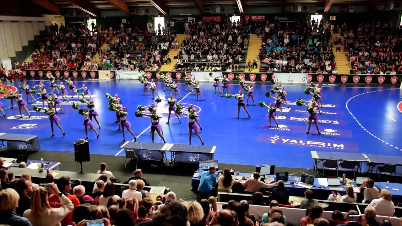Givry Starlett Club - Championnat de France 2025 - Pompons Grande Minime