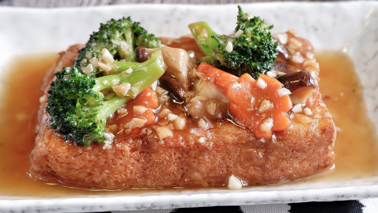 Super Easy Homemade Egg Tofu with Broccoli & Shitake Mushrooms 自制鸡蛋豆腐和西兰花与香菇 - Chinese Tofu Recipe