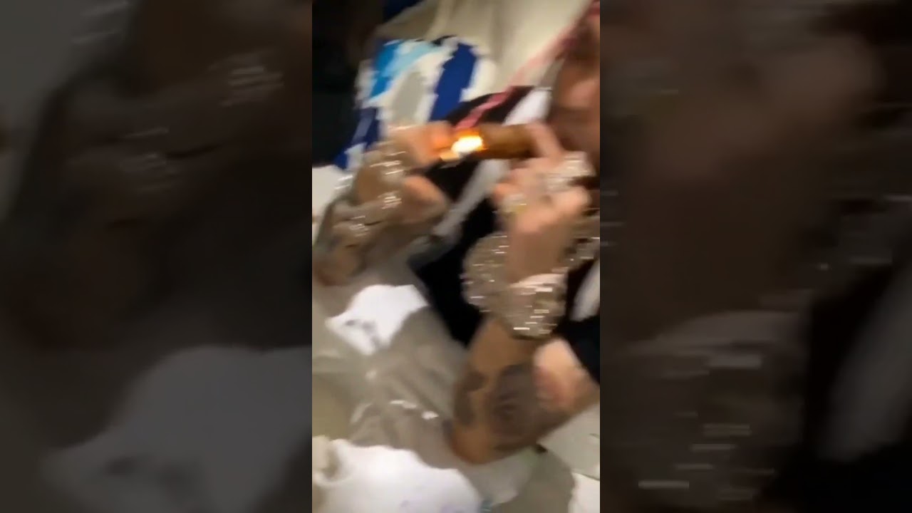 Lil pump smoking 55 gram's blunt
