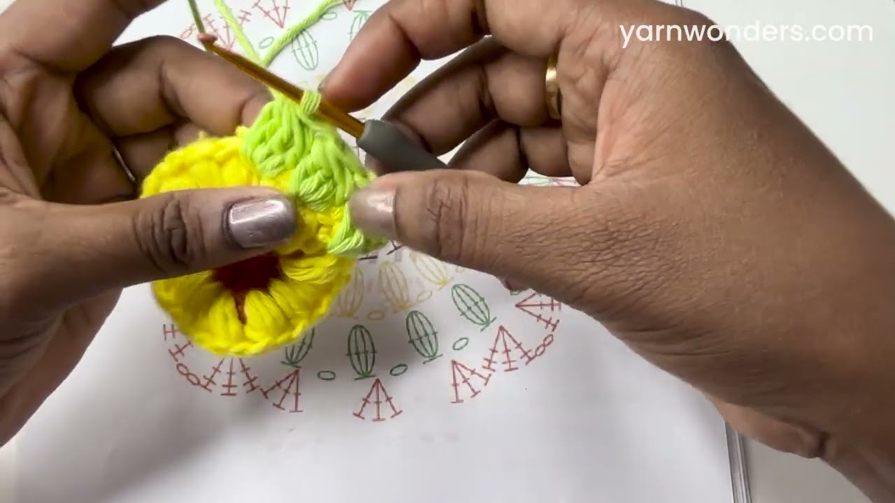 Granny Square wednesdays_ Sunflower - Week 5