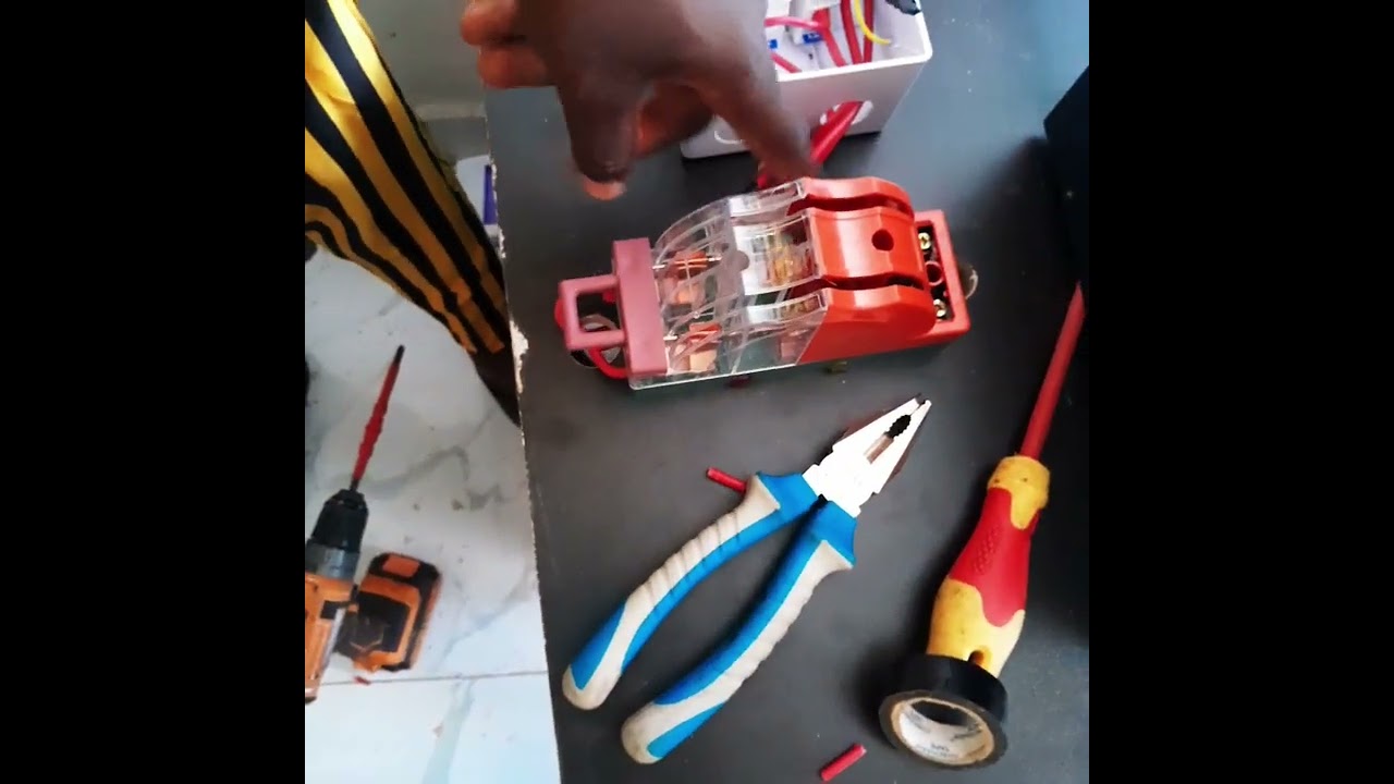 Tutorial video.2.5kva solar system full installation