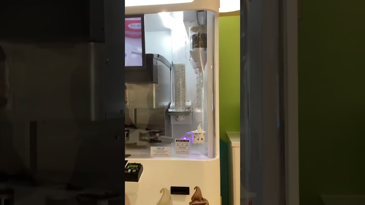 Getting frozen yogurt from a robot￼