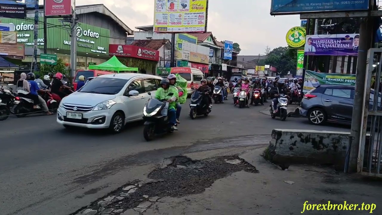 Jalan raya Bandung, Karang Tengah, Cianjur Kota