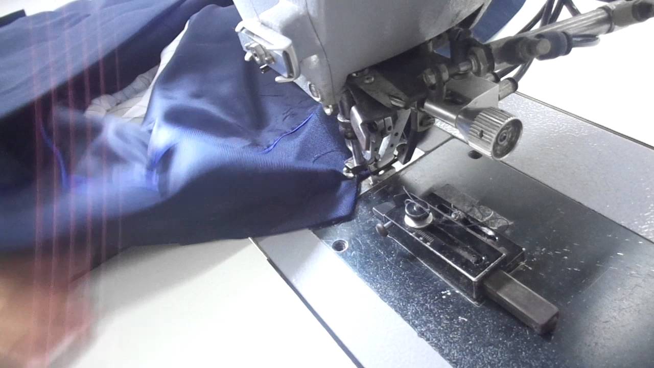 Công đoạn may đột hoàn tất của một áo Suit