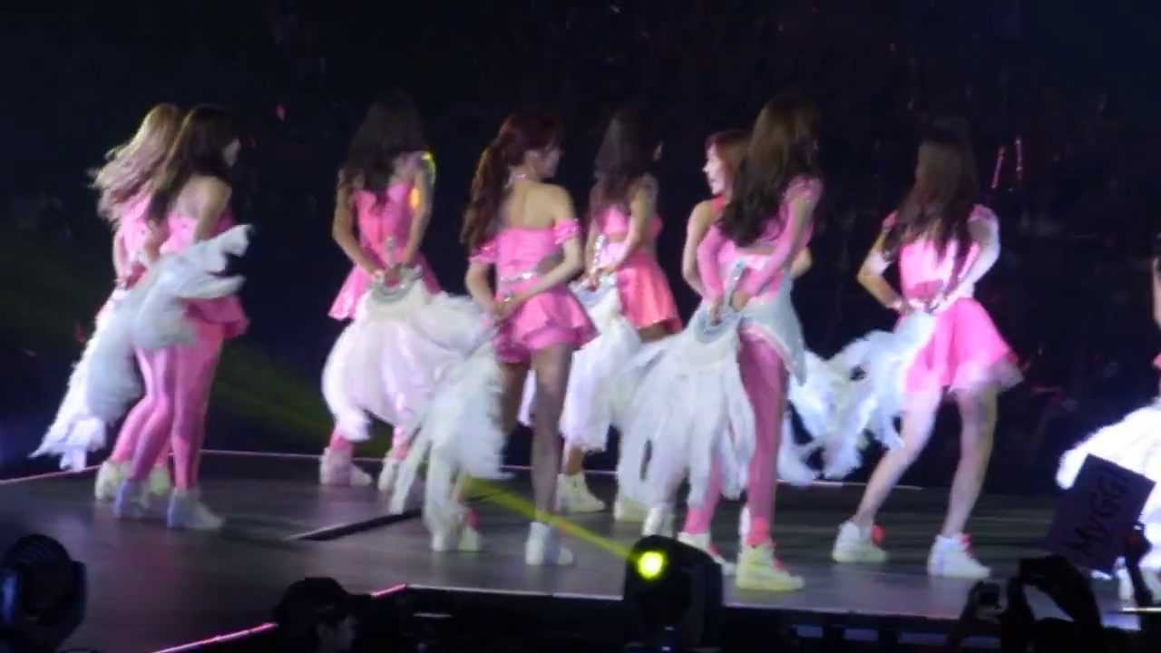 131109 GG World Tour Hong Kong Concert - Talk + Say Yes [Fancam]