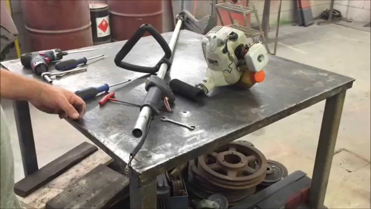 How to Change a Throttle Grip Handle on a ECHO SRM 2100 Trimmer