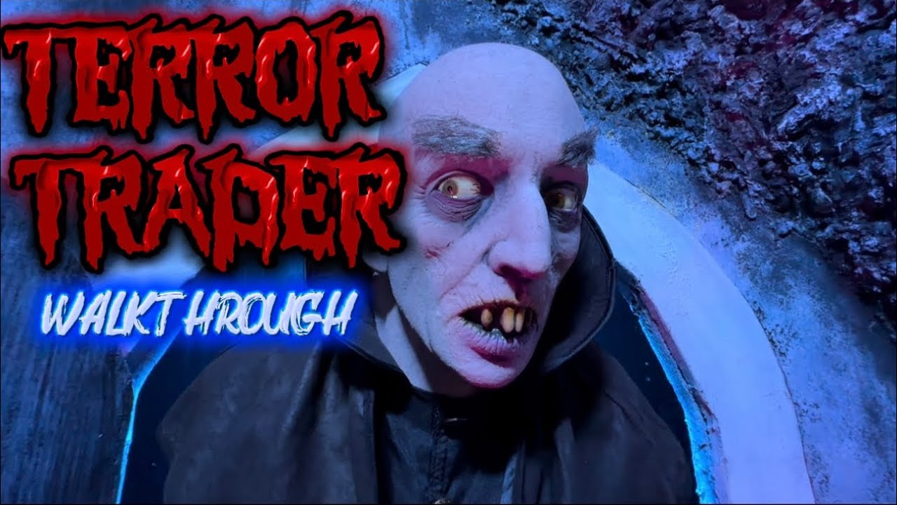 Visiting One Of Arizona&rsquo;s biggest year-round HALLOWEEN store ￼TERROR TRADER in October￼