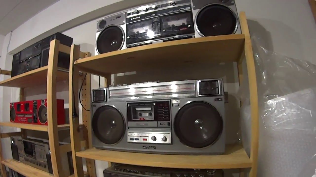 Amazing Boombox Ghettoblaster collection Shop in the world. In Dubby Mad, Tokyo Japan