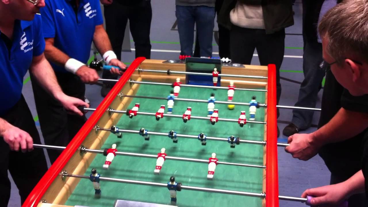 Betriebssportmeisterschaft 2013 im Tischfussball. Der Siegschuss!!