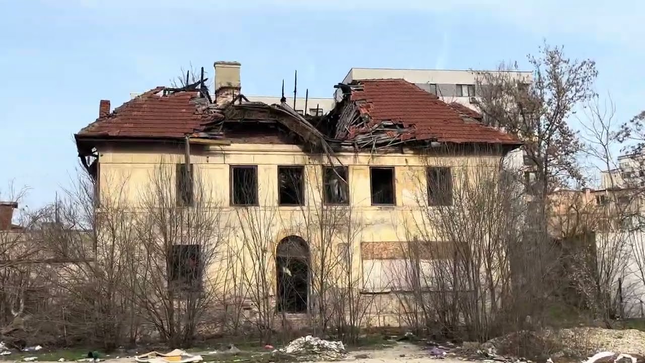 Explorăm Fostul Liceu Timpuri Noi – Monument Istoric Ajuns în Ruină