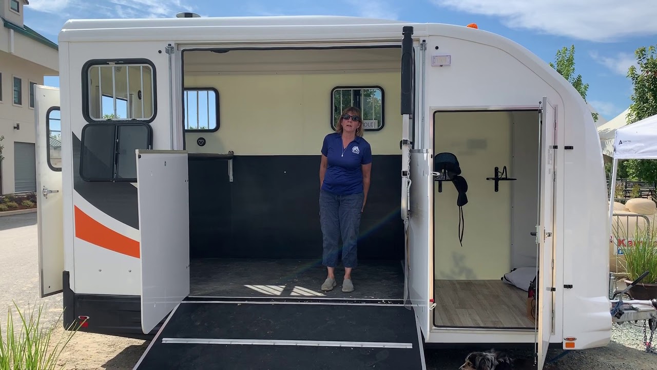 Day Treka-balanced horse trailer for 18 hand horses