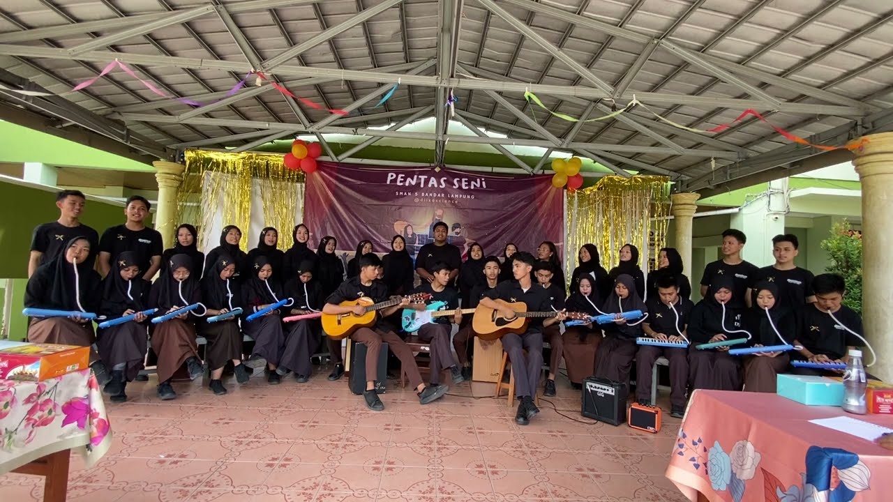 Pentas Seni Kelas XII MIPA 5 | KAMU - CJR