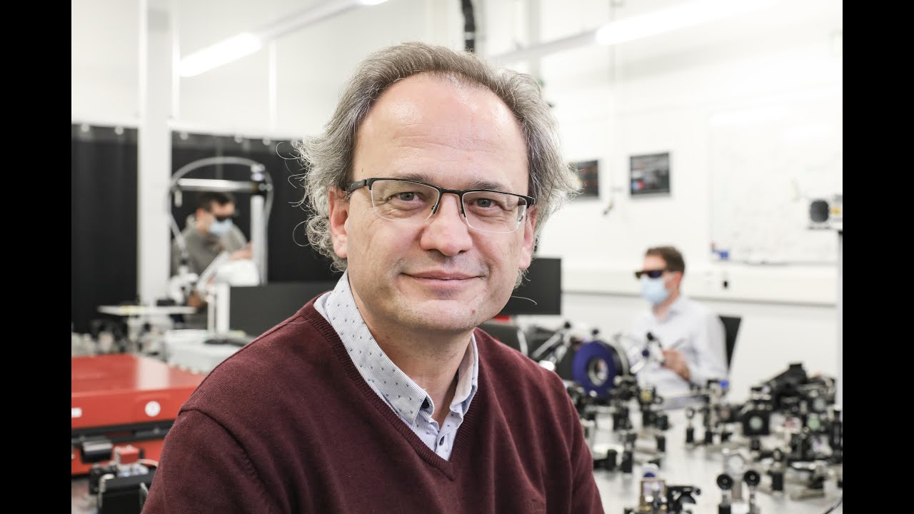 Reverse engineering - Raise the intrinsic motivation of students with Professor Yves Bellouard