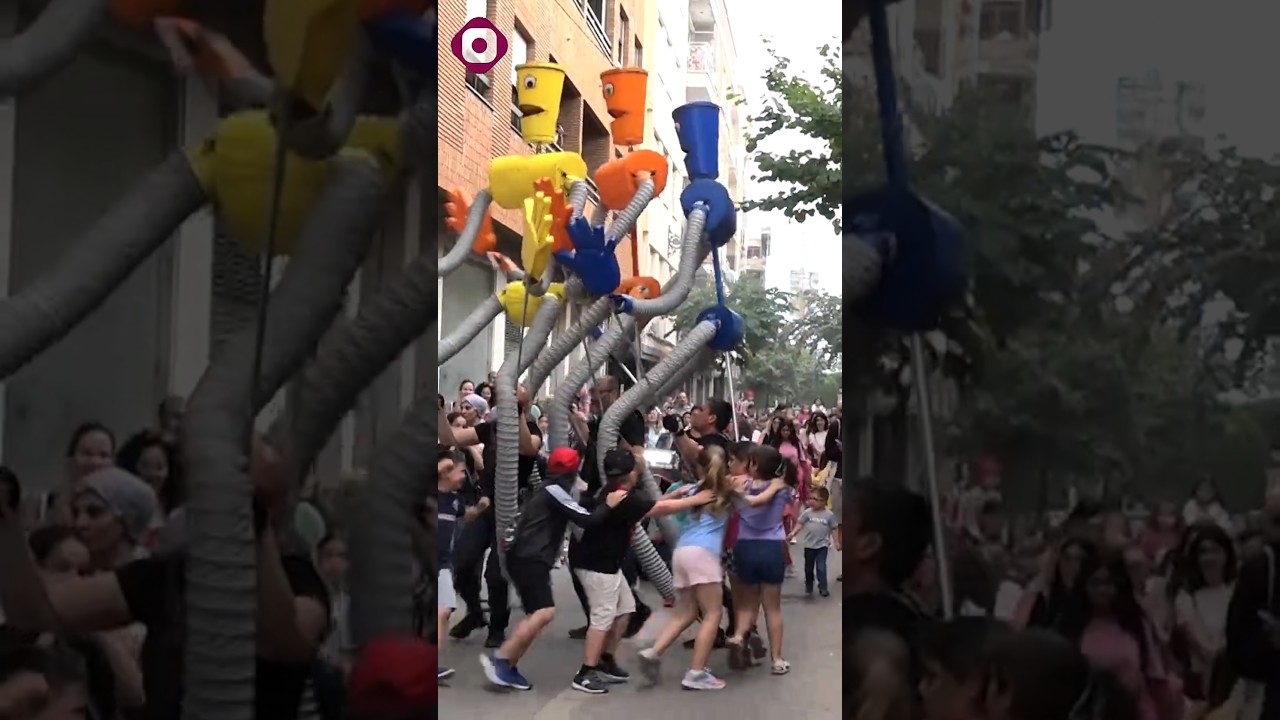 Robots gegants i espectacles circenses al festival MAC #mislata #teatro #mac #MislataTV  #humor
