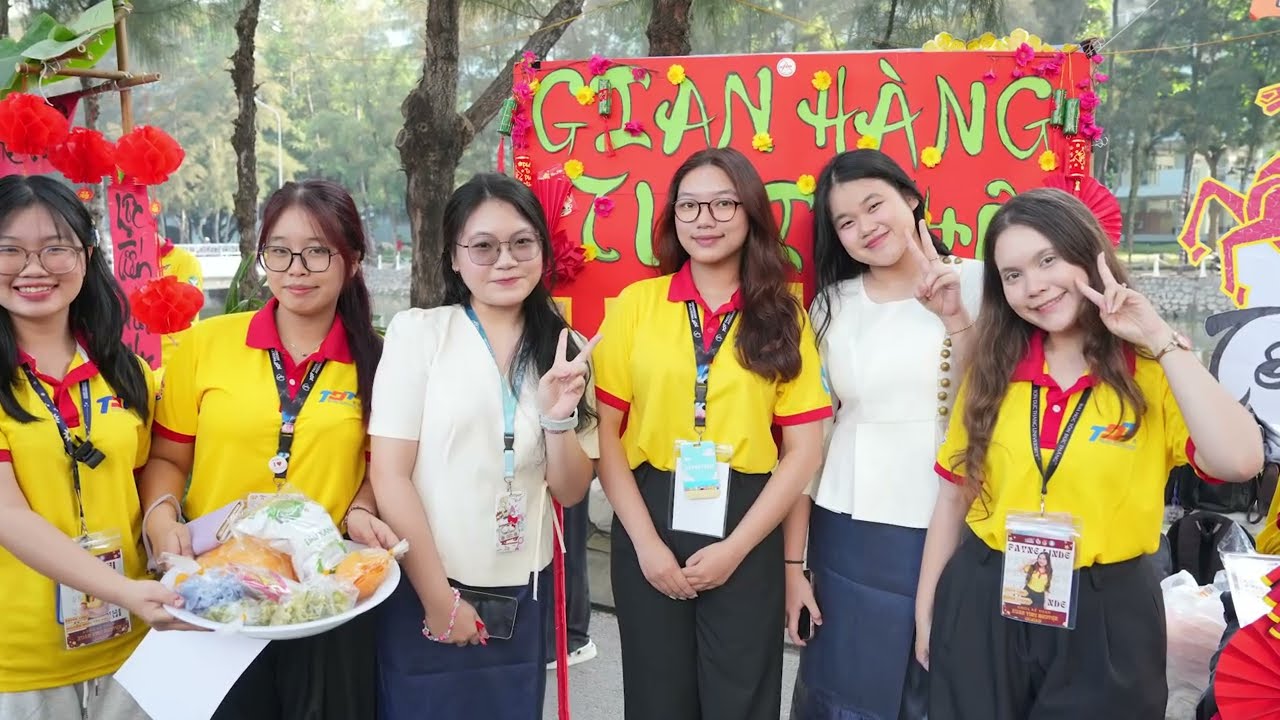 TDTU News | Ngày hội giao lưu văn hóa chào mừng Tết Nguyên Đán cho sinh viên quốc tế tại TDTU
