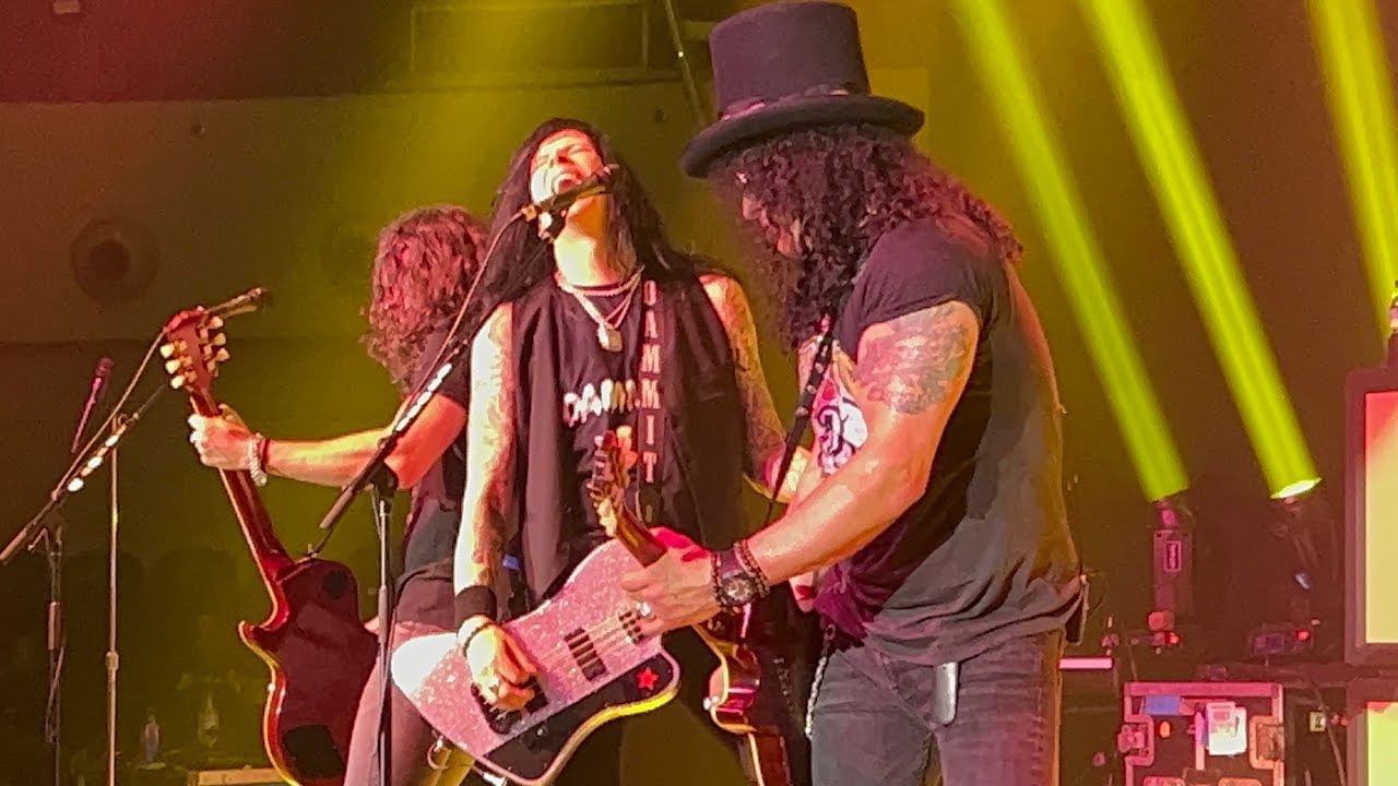 Slash featuring Myles Kennedy & The Conspirators in Manila, Philippines 2024 - Bad Apples iii]; )’