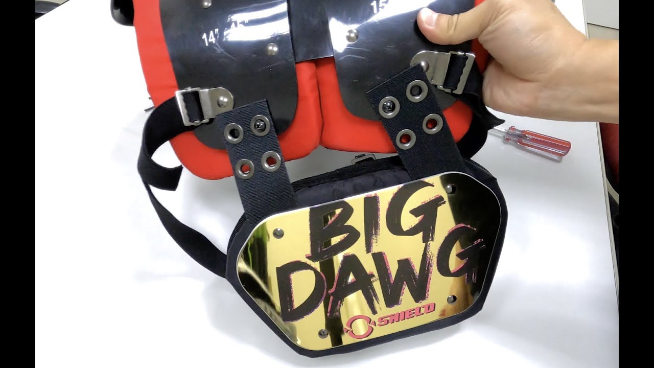 O SHIELD football back plate 80 secs fast attach   4K