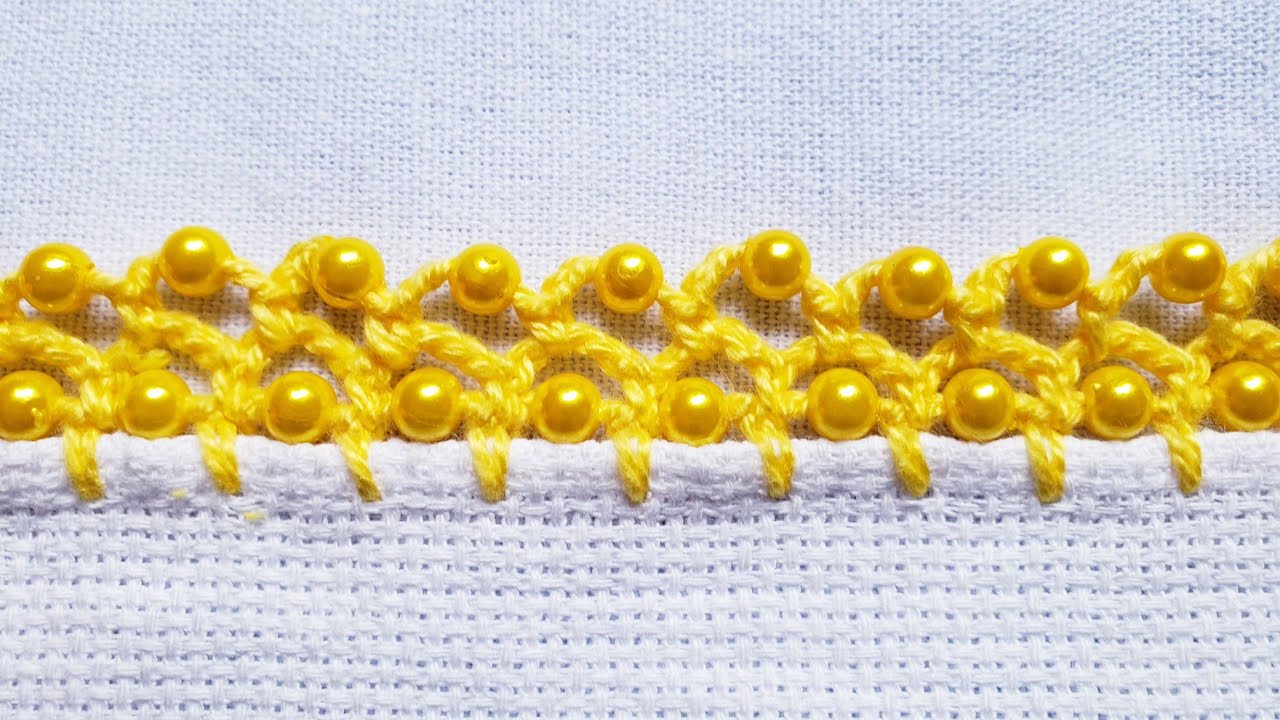 Barrado/bico para pano de prato com pérolas. #crochê #barradinhoscomamor #crochet 💫#283