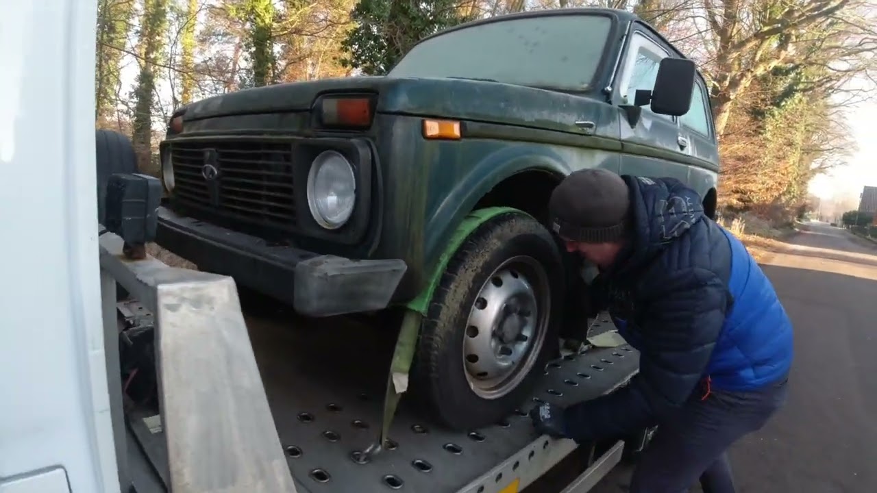 Der Lada Niva ohne Rost.