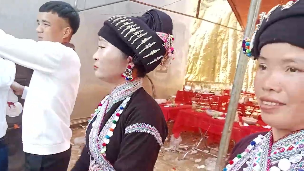 Múa mừng nhà mới Việt sòi xã mường khoa lai châu 