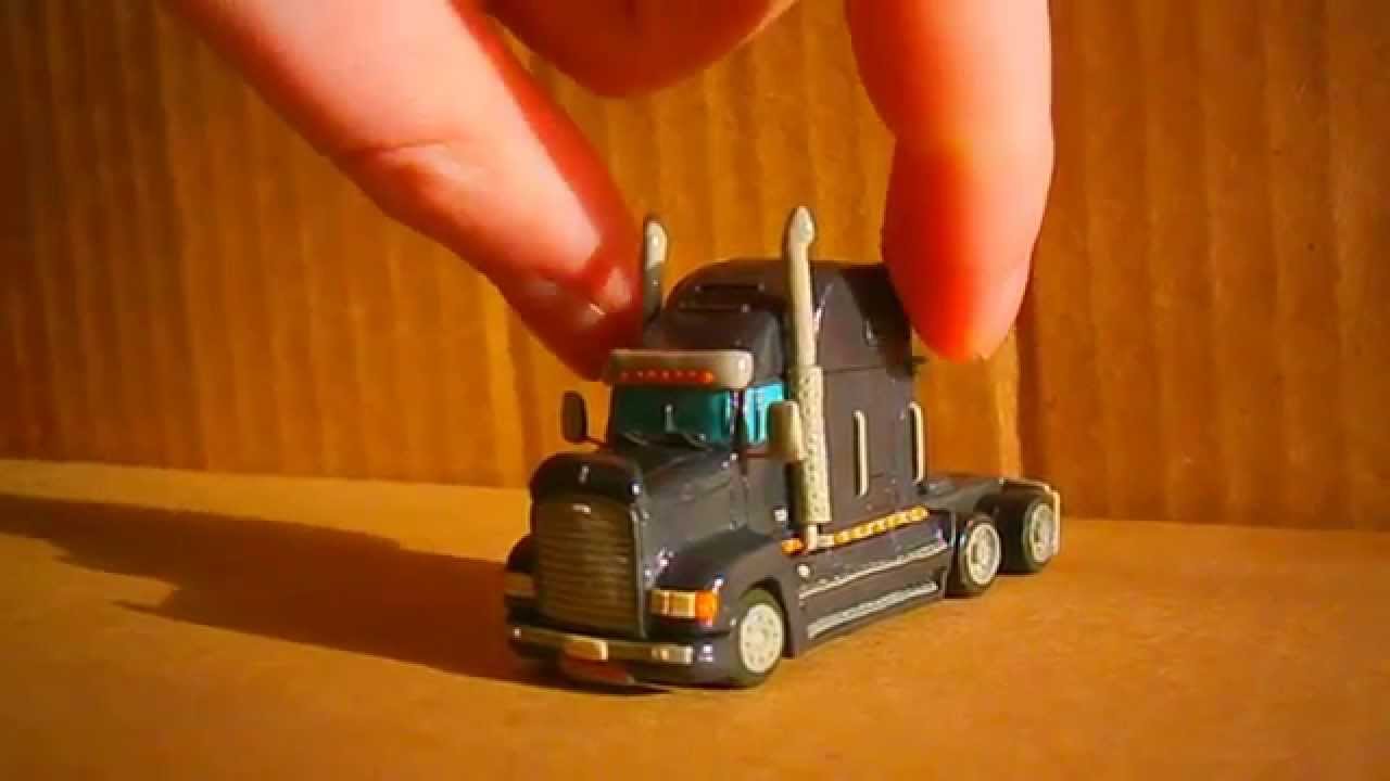 Freightliner FLD 120 Trucks