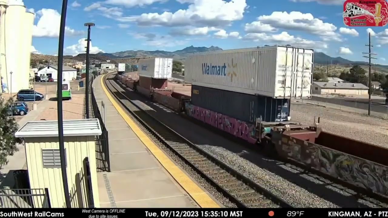 BNSF 7549 leads an intermodal with BNSF 791, NS 1061 & 1027 in Kingman, AZ