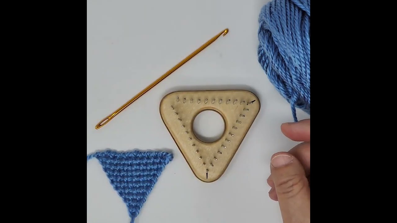 Continuous-strand Weaving a Triangle on a Small Pin Loom (Left Handed)