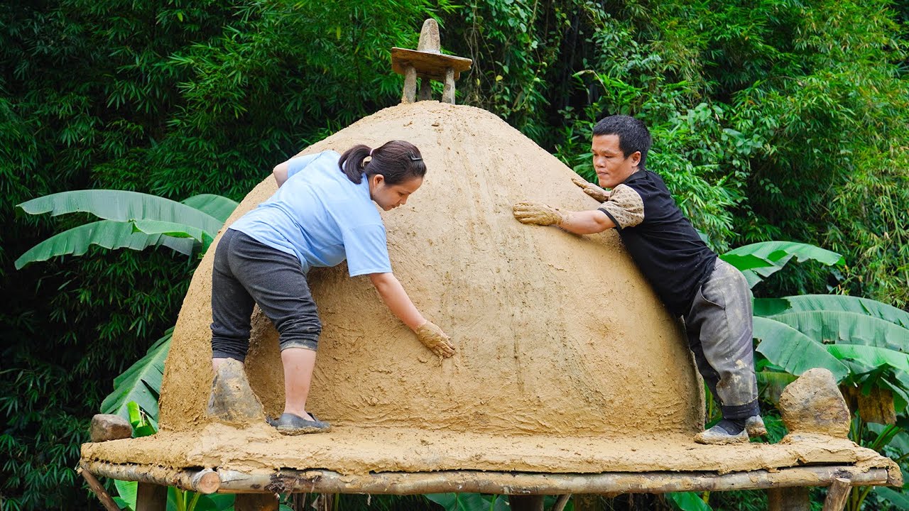 Dwarf family primitive life: building a kitchen with earth and trap wild porcupines - primitive joy