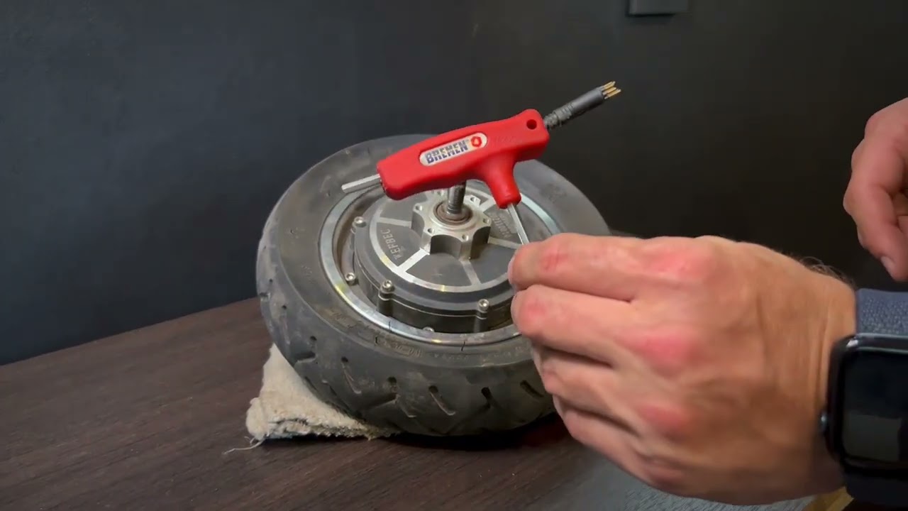 🛴 ¿Como reparar una pinchadura en tu Monopatín Ewol ?